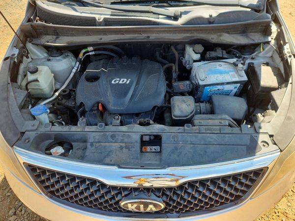 2014 KIA SPORTAGE — Engine bay