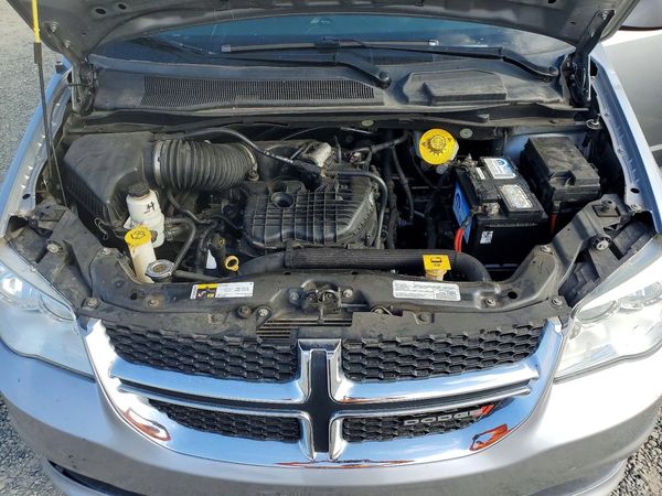 2019 DODGE GRAND CARAVAN SXT — Engine bay
