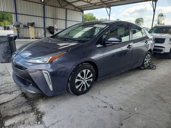 2020 TOYOTA PRIUS — Front 3/4