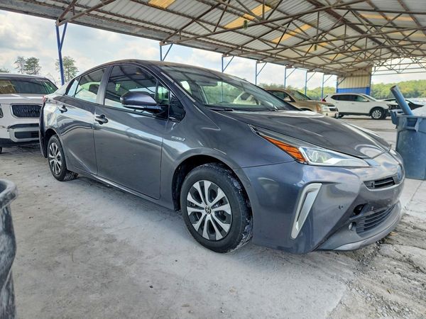 2020 TOYOTA PRIUS — Passenger 3/4