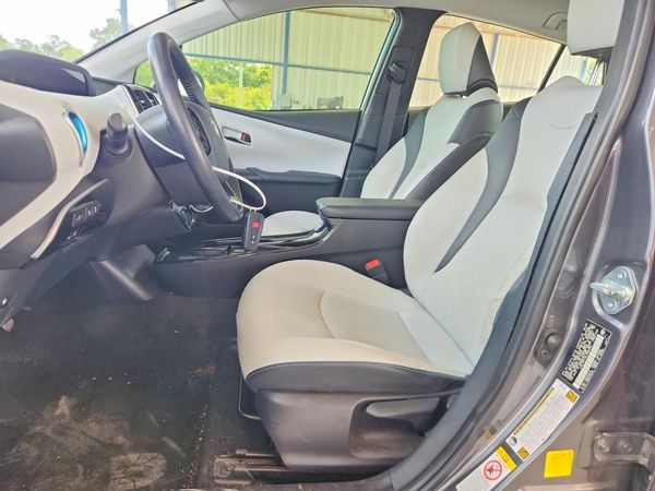 2020 TOYOTA PRIUS — DENT