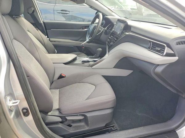 2023 TOYOTA CAMRY LE — DENT