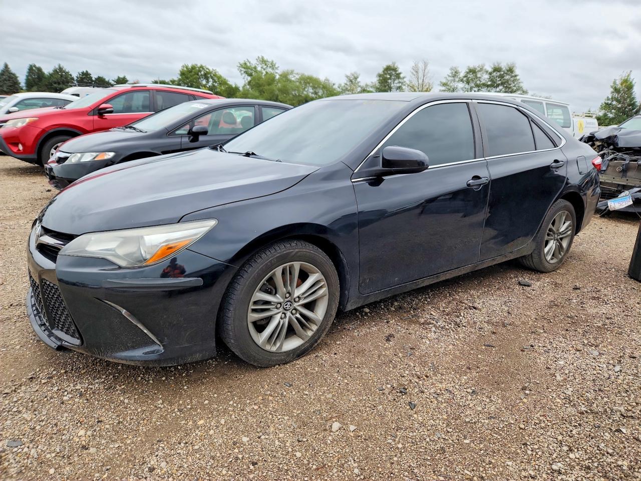 2016 TOYOTA CAMRY — Front 3/4