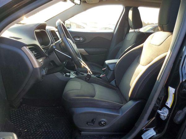 2017 JEEP CHEROKEE — DENT