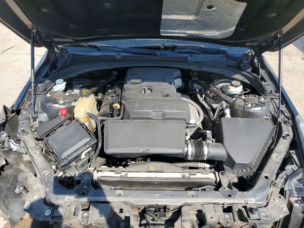2015 CADILLAC ATS Luxury — Engine bay