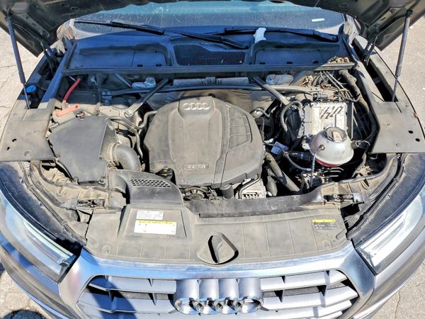 2018 AUDI Q5 — Engine bay