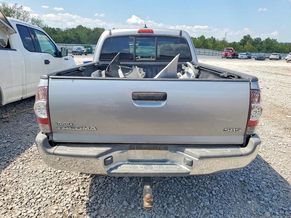 2015 TOYOTA TACOMA Delux Grade