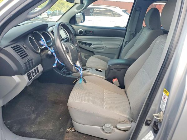 2015 TOYOTA TACOMA Delux Grade