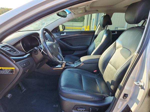 2016 KIA CADENZA Luxury — DENT