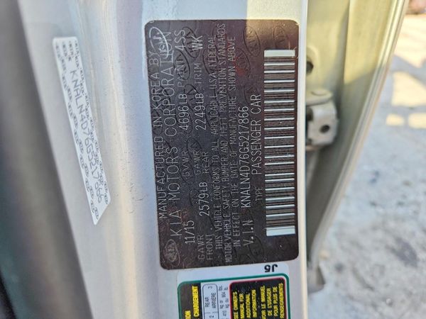 2016 KIA CADENZA Luxury — VINS