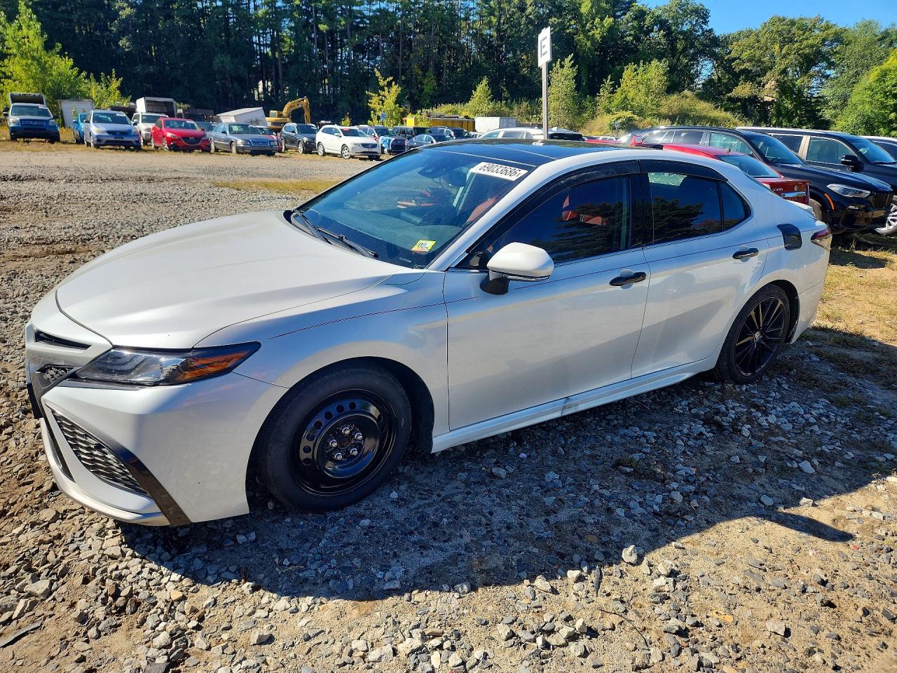 2021 TOYOTA CAMRY — Front 3/4