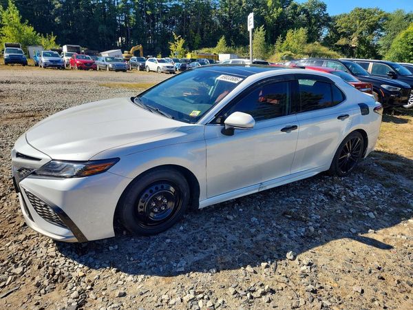 2021 TOYOTA CAMRY — Front 3/4