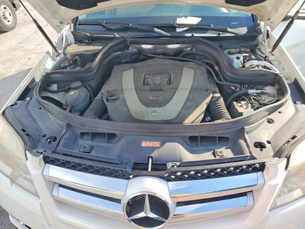2012 MERCEDES-BENZ GLK GLK350 — Engine bay