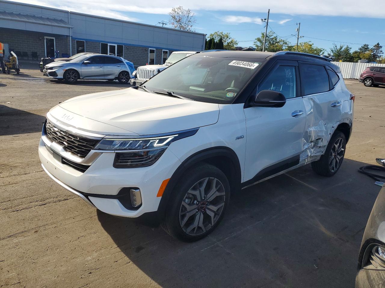2022 KIA SELTOS SX, SX Sunroof Pkg — Front 3/4