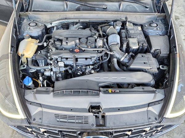 2021 HYUNDAI SONATA SEL Plus — Engine bay