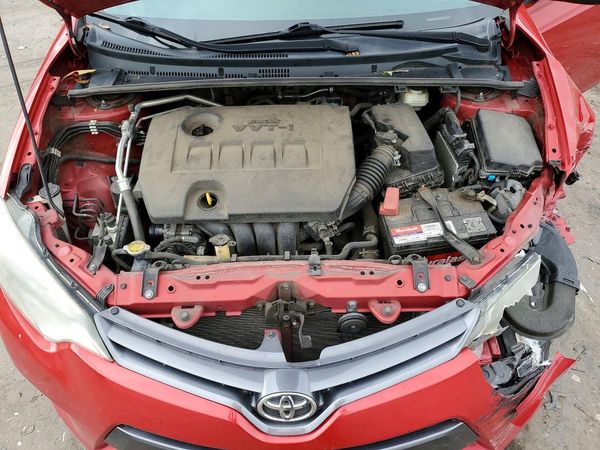 2015 TOYOTA COROLLA L/LE — Engine bay