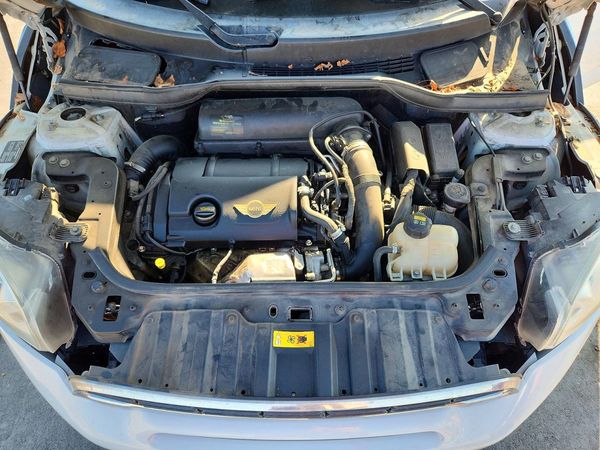 2014 MINI COOPER — Engine bay