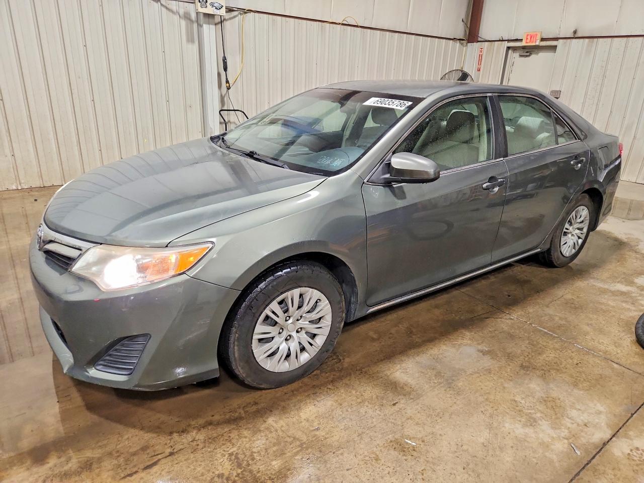 2013 TOYOTA CAMRY — Front 3/4