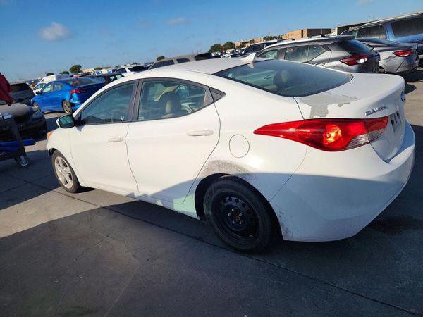 2013 HYUNDAI ELANTRA