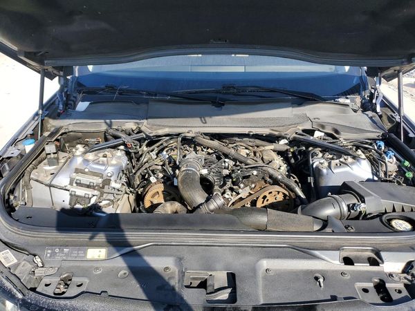 2018 LAND ROVER DISCOVERY HSE — Engine bay