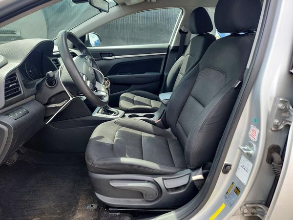 2019 HYUNDAI ELANTRA — DENT