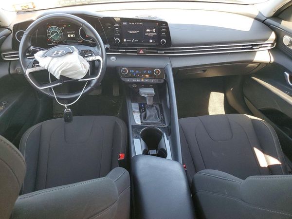 2021 HYUNDAI ELANTRA SEL w/ Premium Pkg