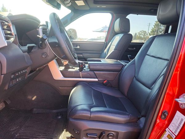 2023 TOYOTA TUNDRA Platinum
