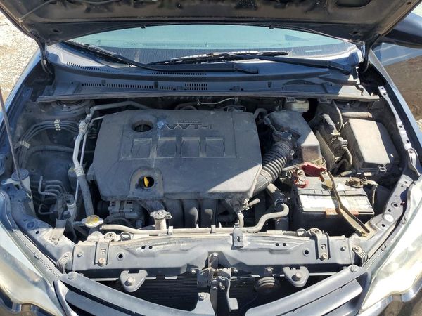 2014 TOYOTA COROLLA L/LE — Engine bay