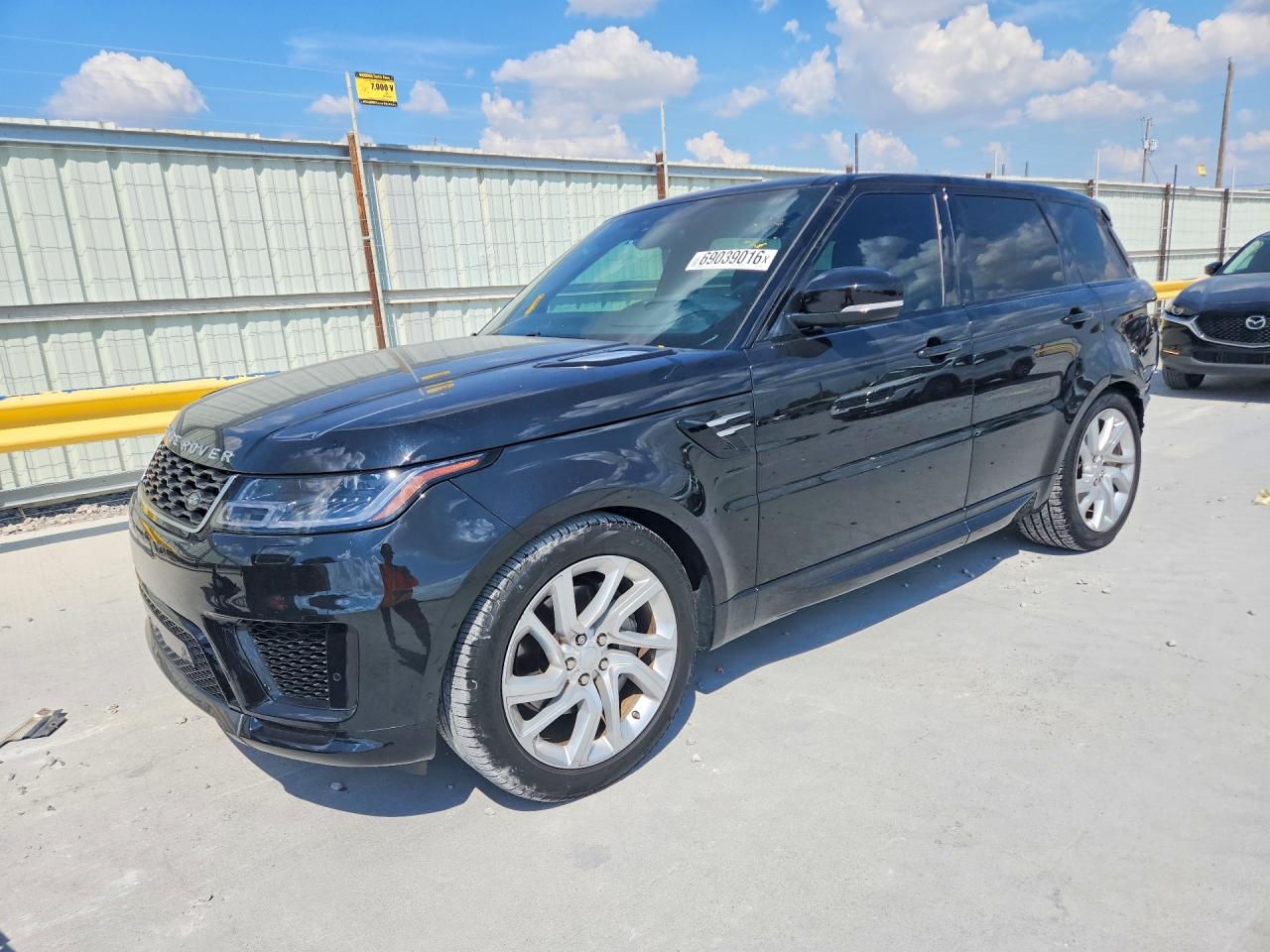 2020 LAND ROVER RANGE ROVER SPORT HSE — Front 3/4