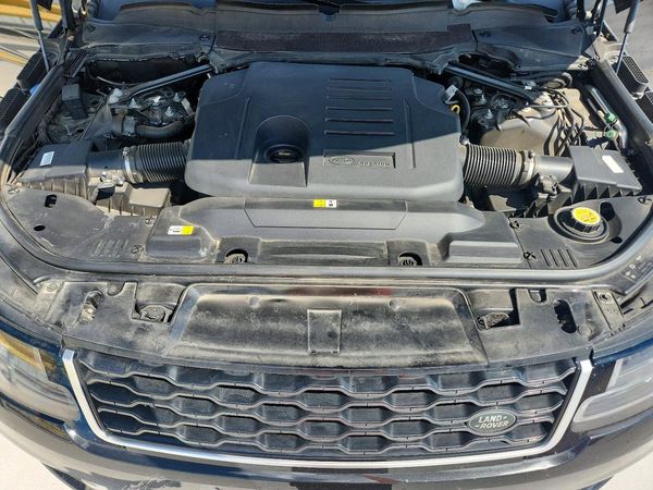 2020 LAND ROVER RANGE ROVER SPORT HSE — Engine bay