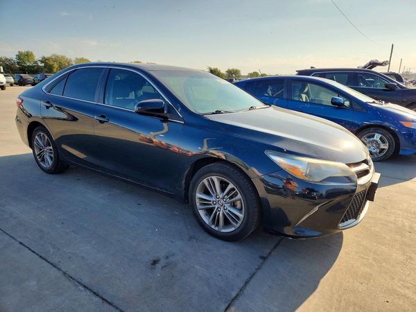 2017 TOYOTA CAMRY LE/SE/XLE/XSE — Passenger 3/4