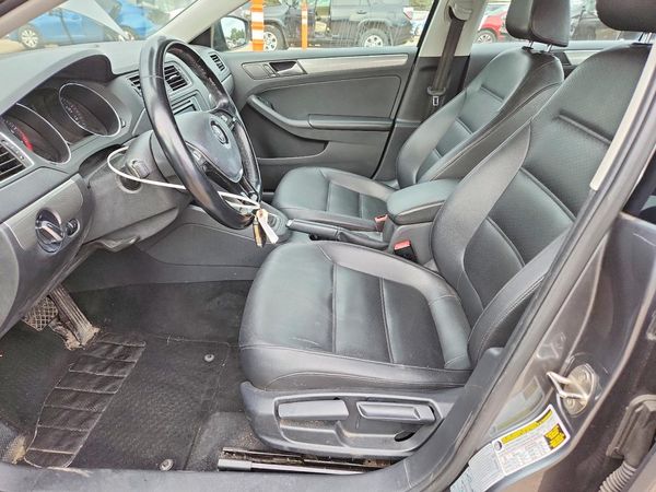 2017 VOLKSWAGEN JETTA SE — DENT