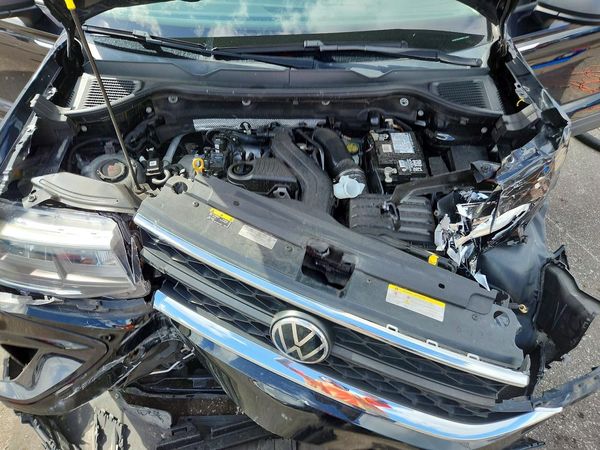 2022 VOLKSWAGEN TAOS — Engine bay