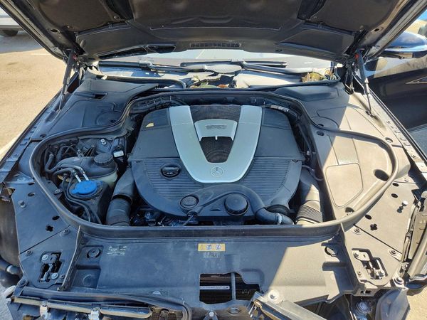 2016 MERCEDES-BENZ S — Engine bay