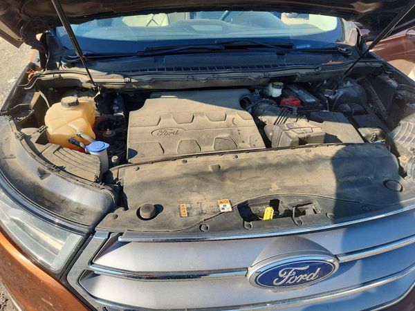 2017 FORD EDGE — Engine bay