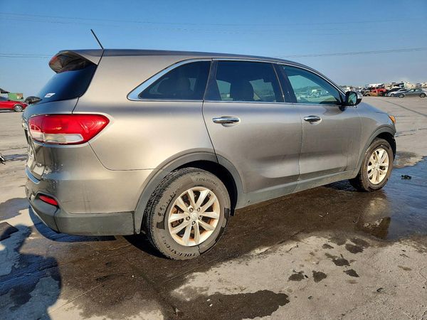 2017 KIA SORENTO L, LX