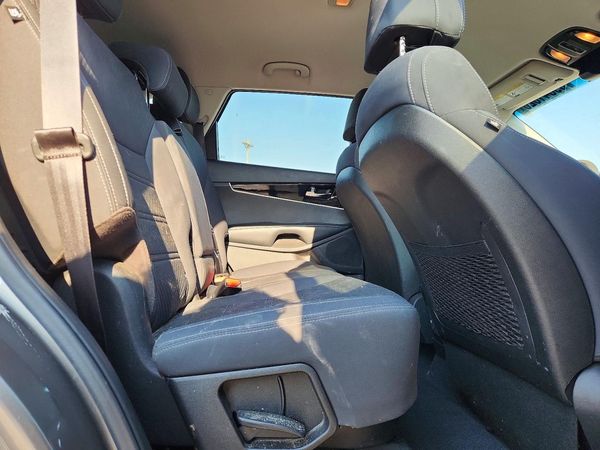 2017 KIA SORENTO L, LX