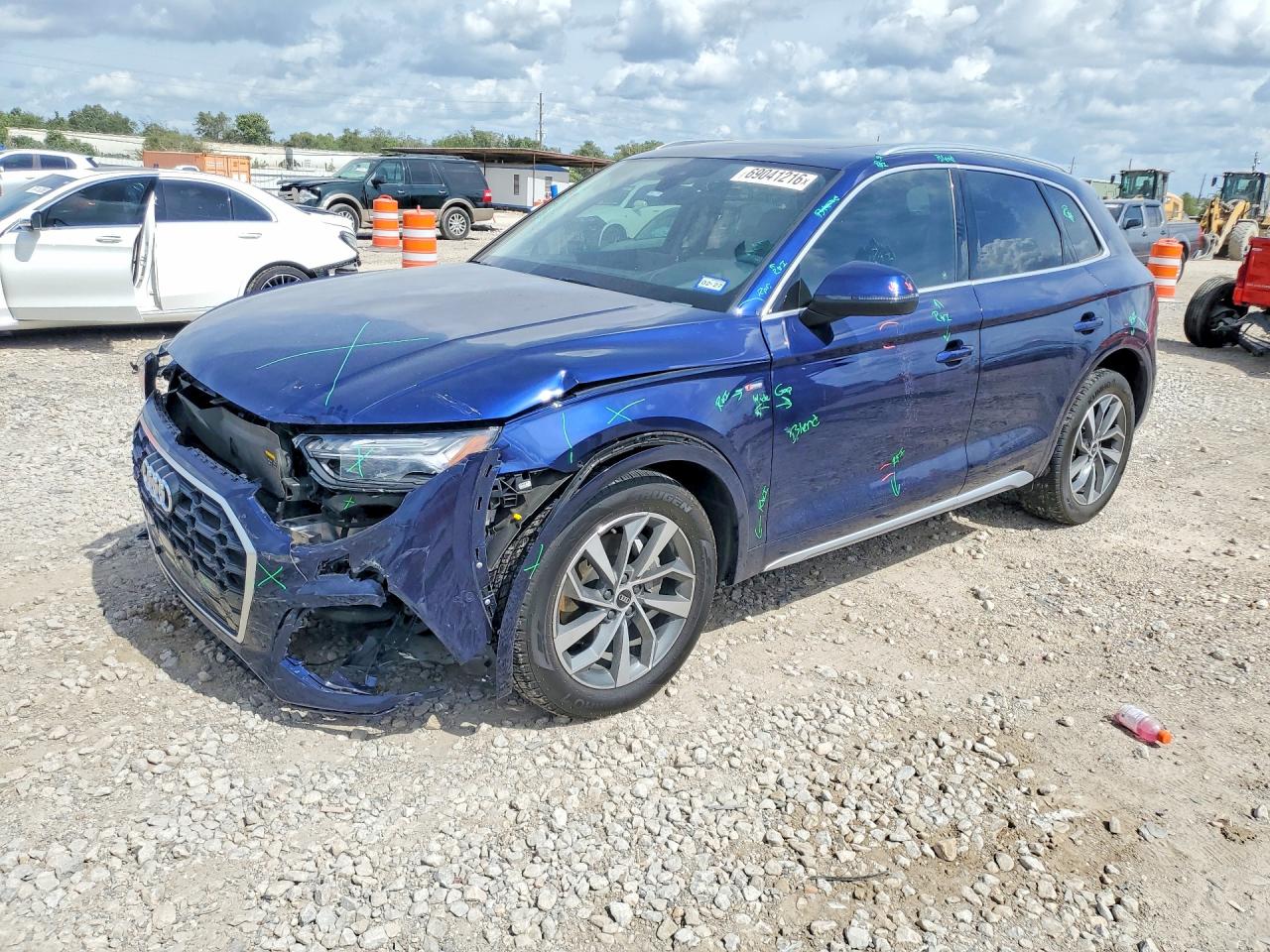 2022 AUDI Q5 S Line quattro Prestige — Front 3/4