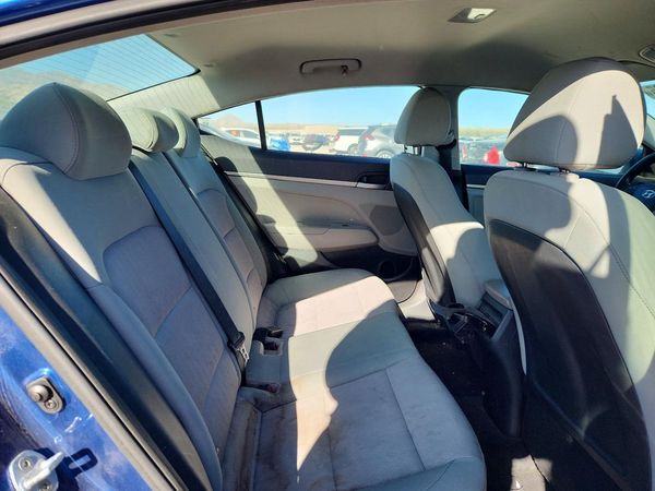 2017 HYUNDAI ELANTRA SE Base