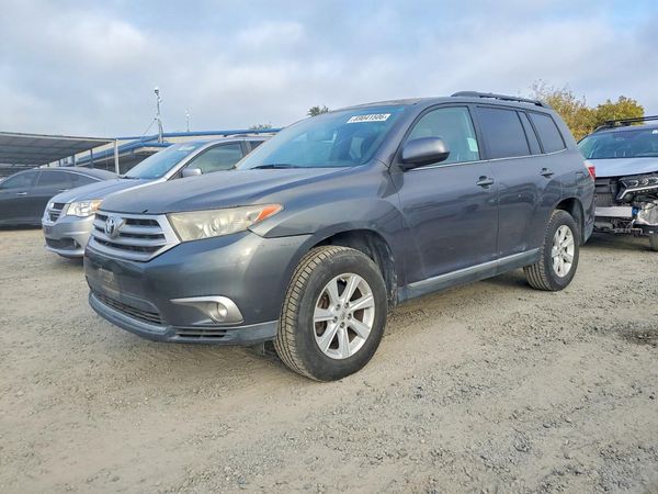 2012 TOYOTA HIGHLANDER — DSFA — Front 3/4