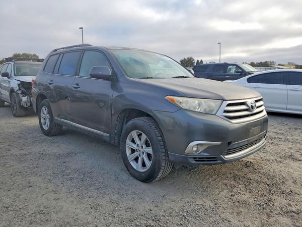 2012 TOYOTA HIGHLANDER Base/Hybrid — Passenger 3/4