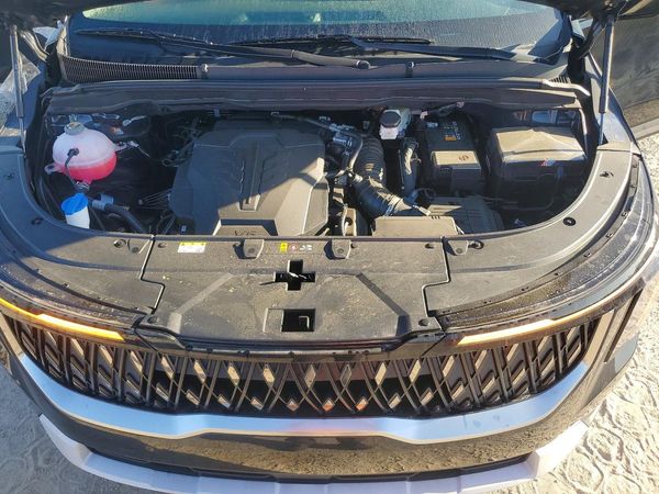 2026 KIA CARNIVAL — Engine bay