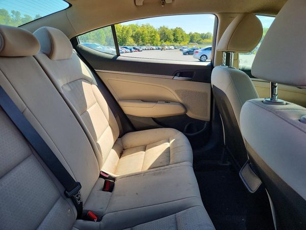 2017 HYUNDAI ELANTRA SE Base