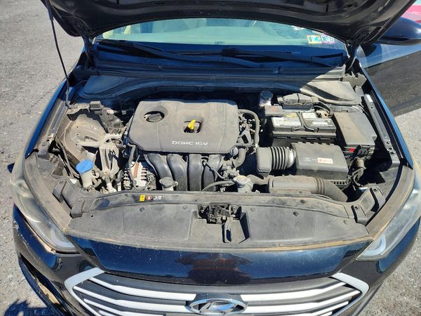 2017 HYUNDAI ELANTRA SE Base