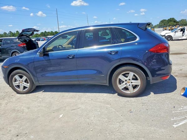 2014 PORSCHE CAYENNE
