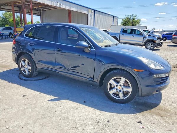 2014 PORSCHE CAYENNE