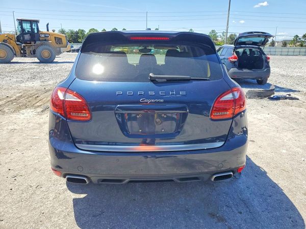 2014 PORSCHE CAYENNE