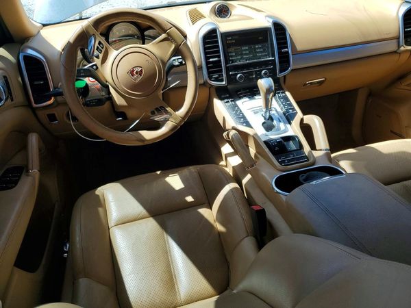 2014 PORSCHE CAYENNE
