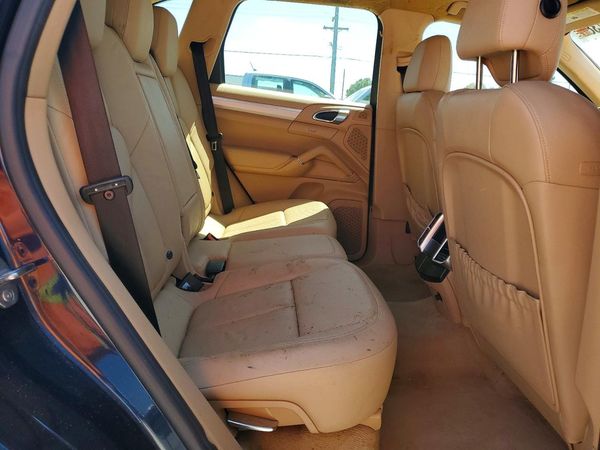 2014 PORSCHE CAYENNE