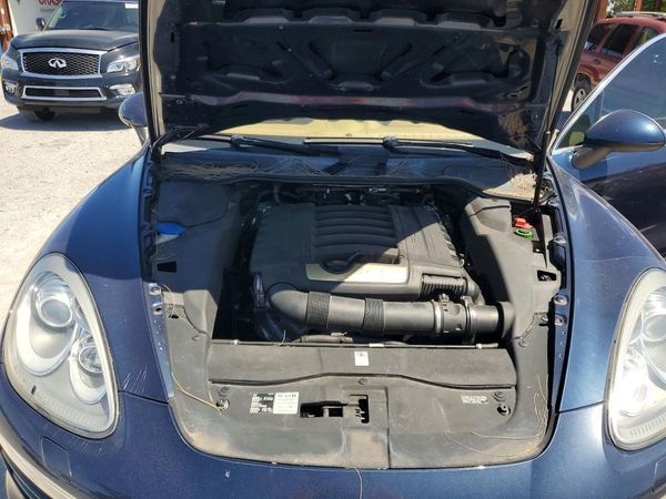 2014 PORSCHE CAYENNE